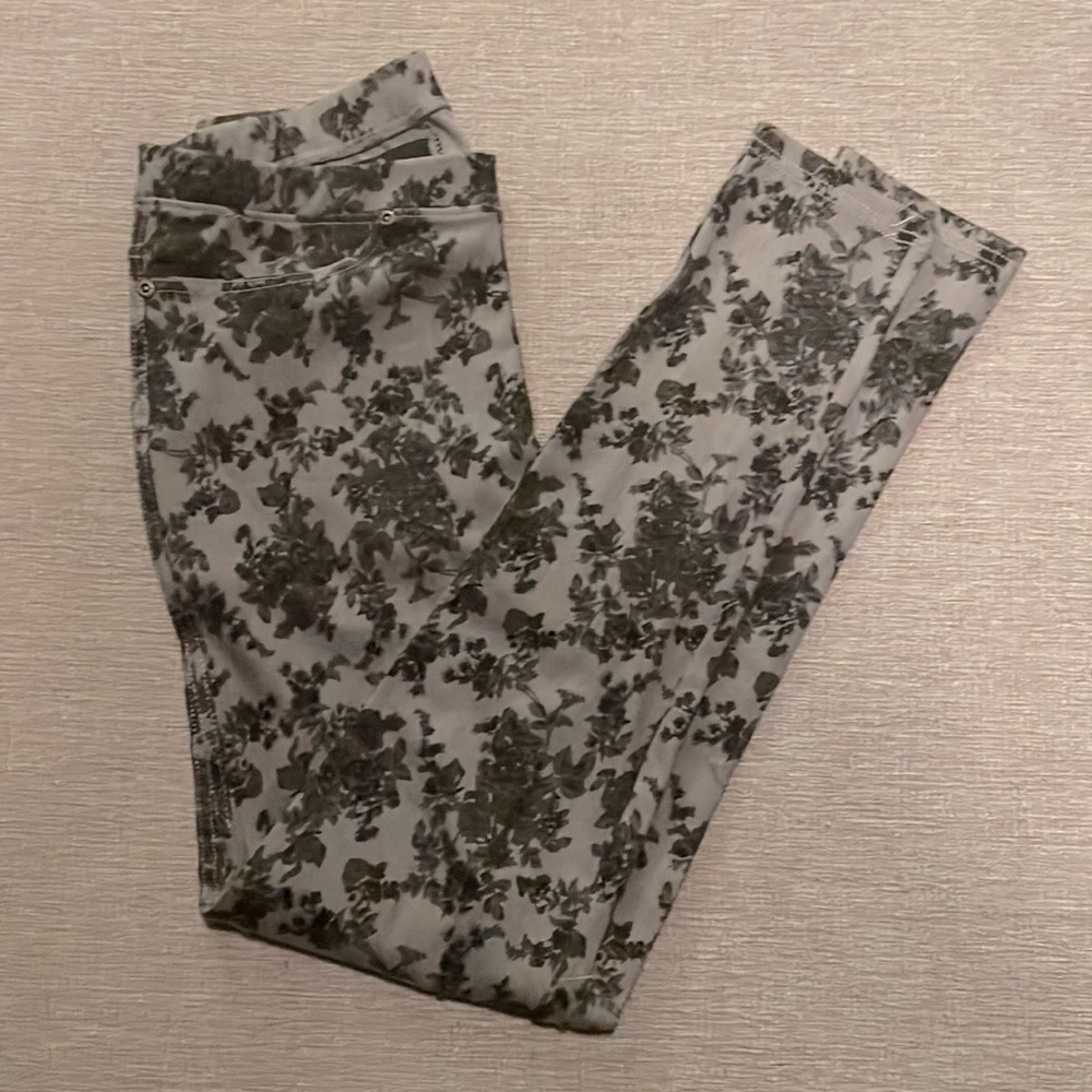 Brand new floral print jeggings